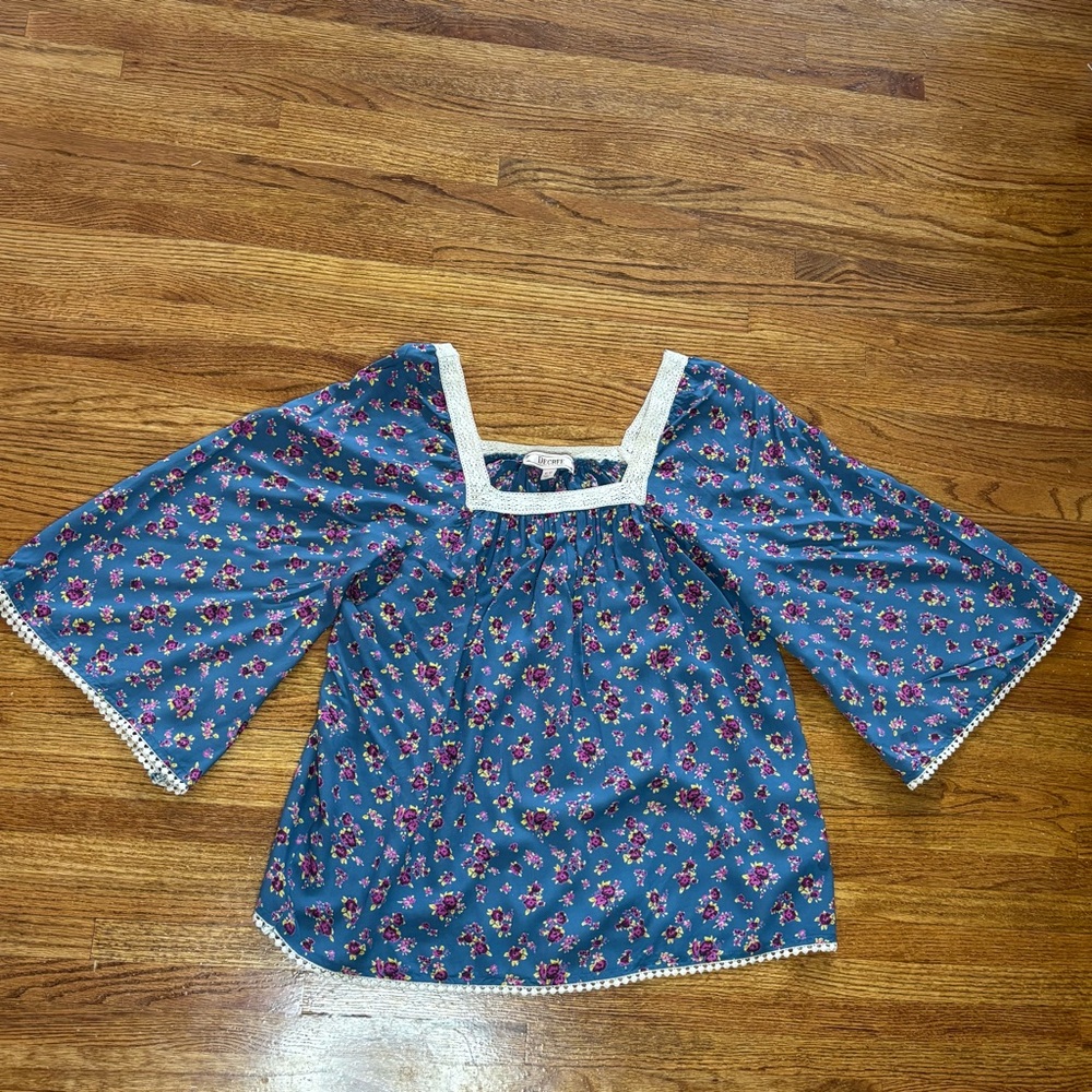 Decree Flowy Floral Square Neck with Lace Trim Medium